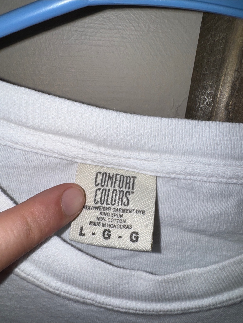 Old Row Marlboro L Men’s White Pocket T-Shirt - Picture 2 of 3